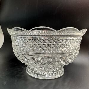 Vintage Serving Chip Bowl in Wexford Pattern by Anchor Hocking 10" Pedestal